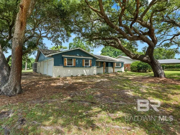 1409 E Fairway Dr, Gulf Shores, AL 36542