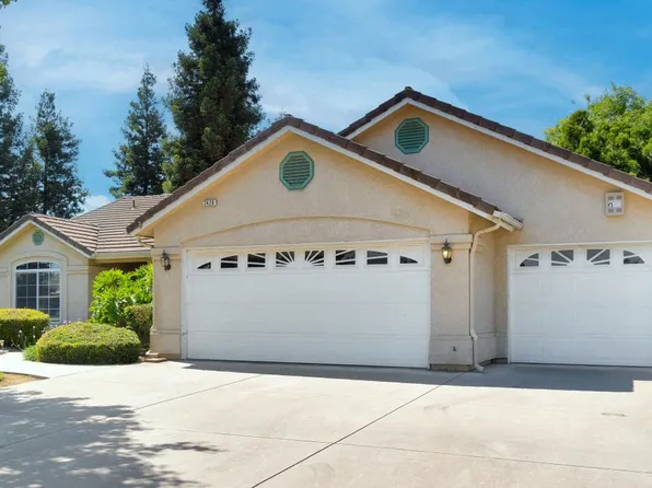 2420 Howard St, Kingsburg, CA 93631