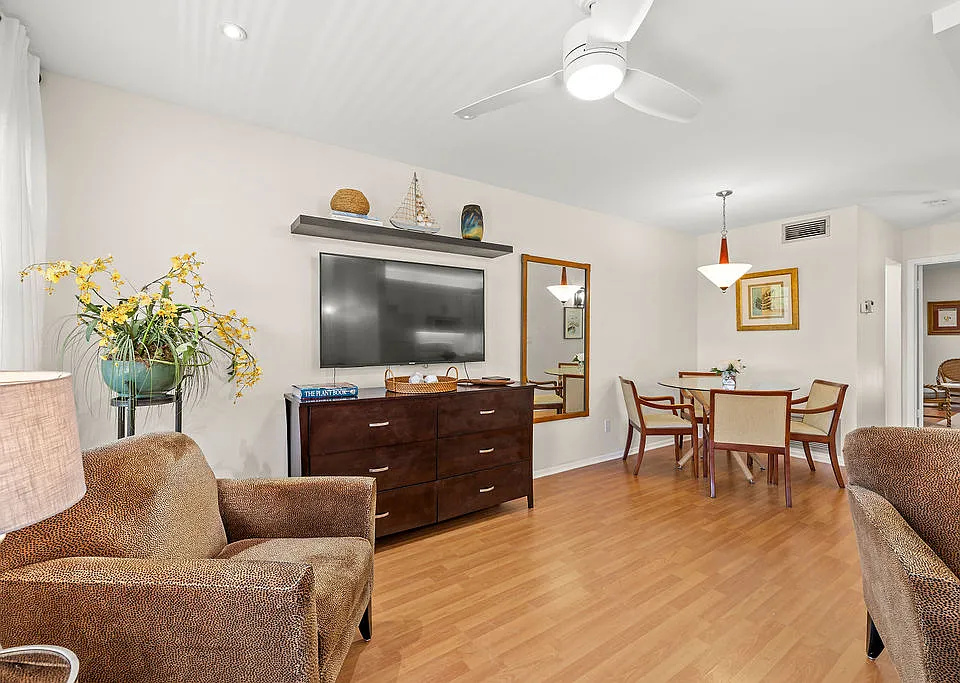 110 Spring Lake Ct