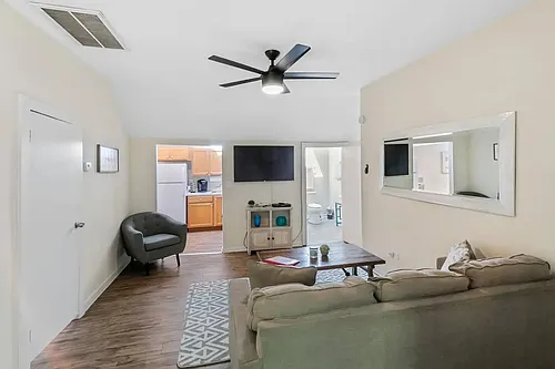 225 W Park Ave Photo 1