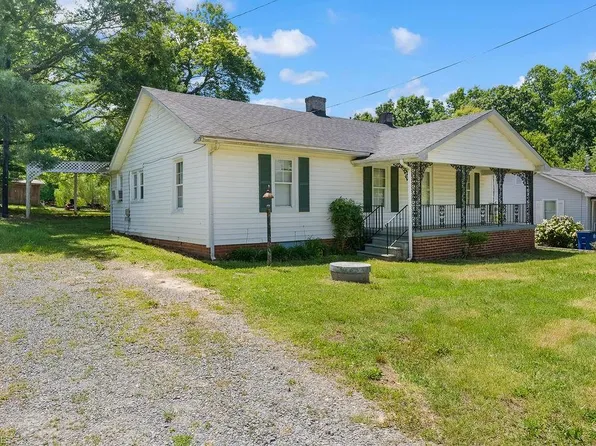 904 Wilcox St, Winston Salem, NC 27105