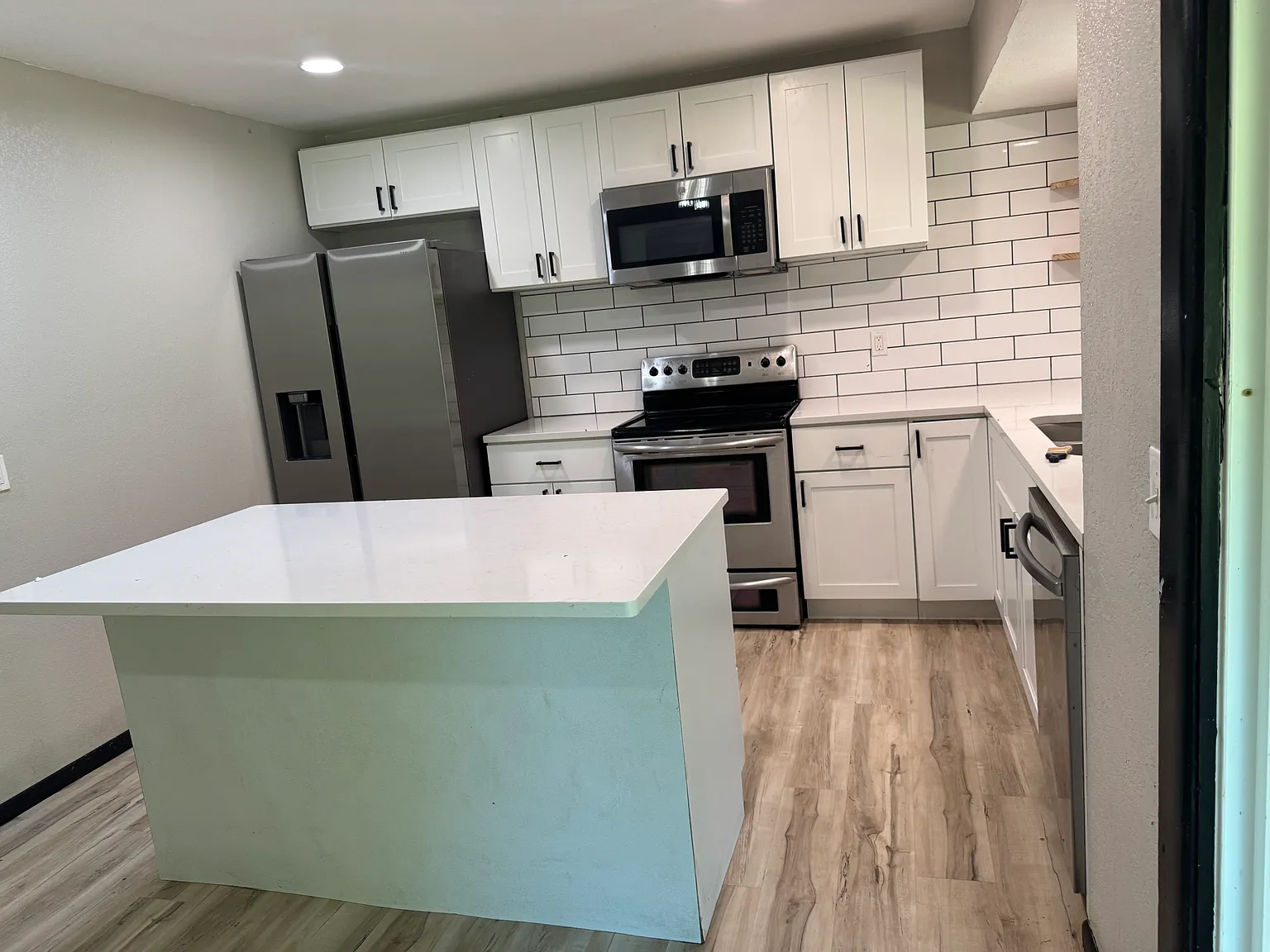 5 bed, 3500 sqft, $2,200 — Photo 4