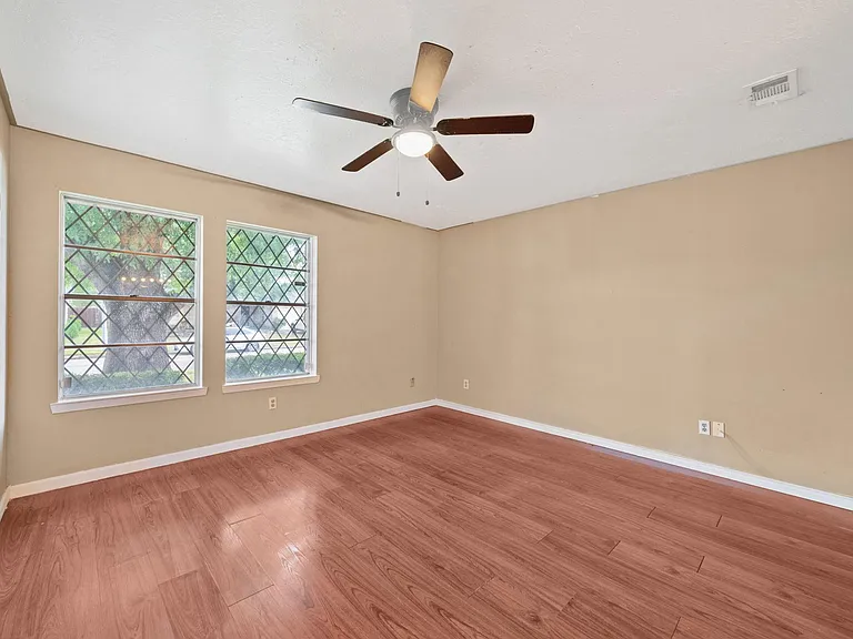 16719 Sky Blue Ln — Photo 11