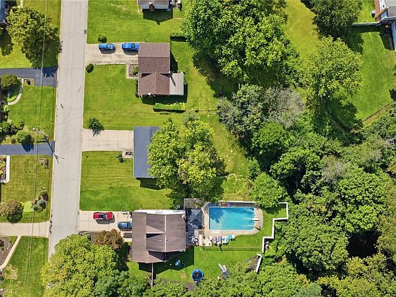 2nd image of 1019 Copsewood Dr