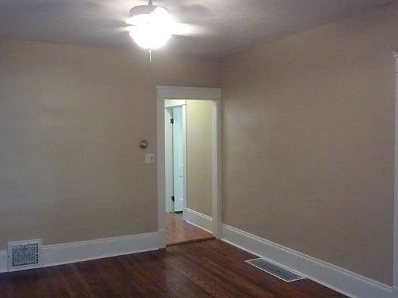 4th image of 2584 E 128th St