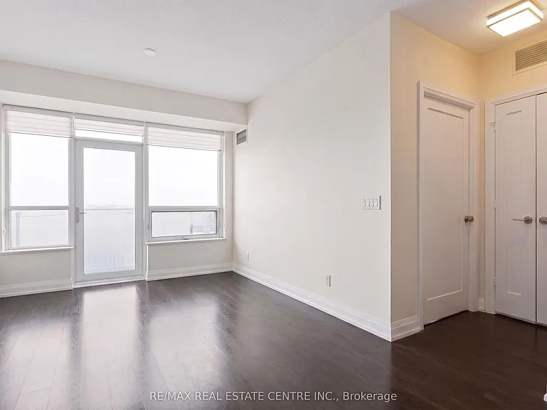 5 Sheppard Ave E #4122 — Photo 7