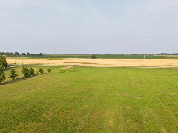 20 Highway Se, Jamestown, ND 58401