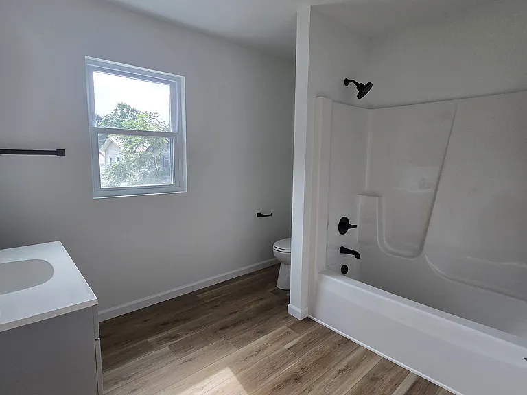 817 E Bowman St #1 — Photo 6