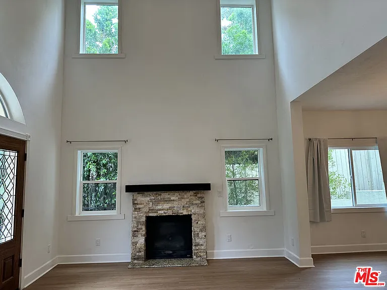 3528 Mesquite St — Photo 2