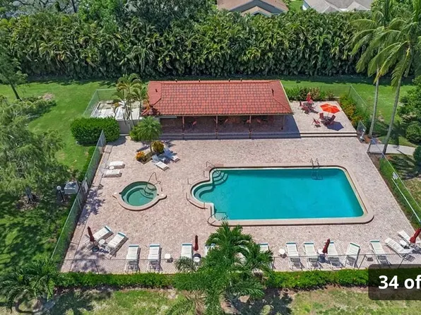 2031 Pine Isle Ln, Naples, FL 34112