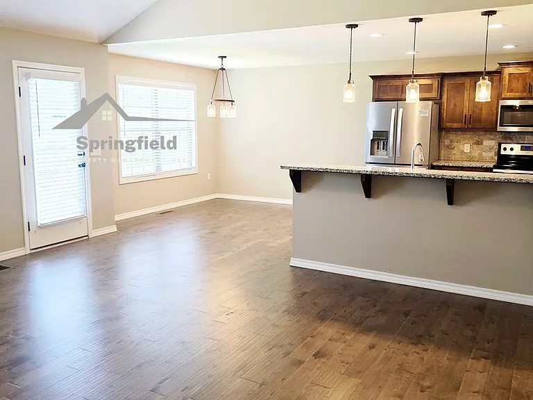 2415 E Mission St — Photo 13