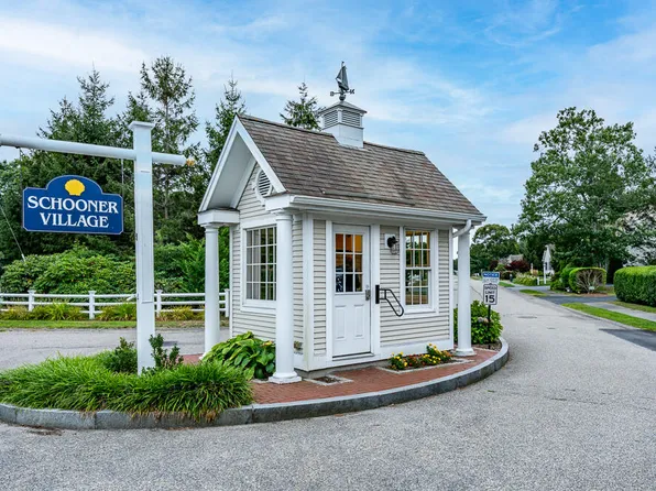 69 Schooner Lane, Hyannis, MA 02601