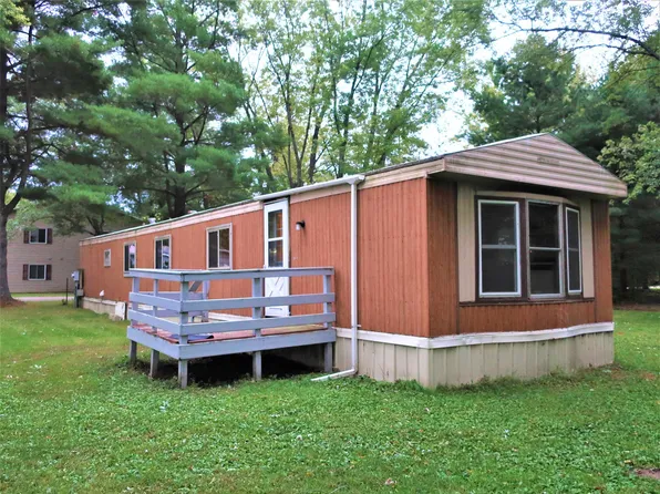 222 Irving St, Redgranite, WI 54970