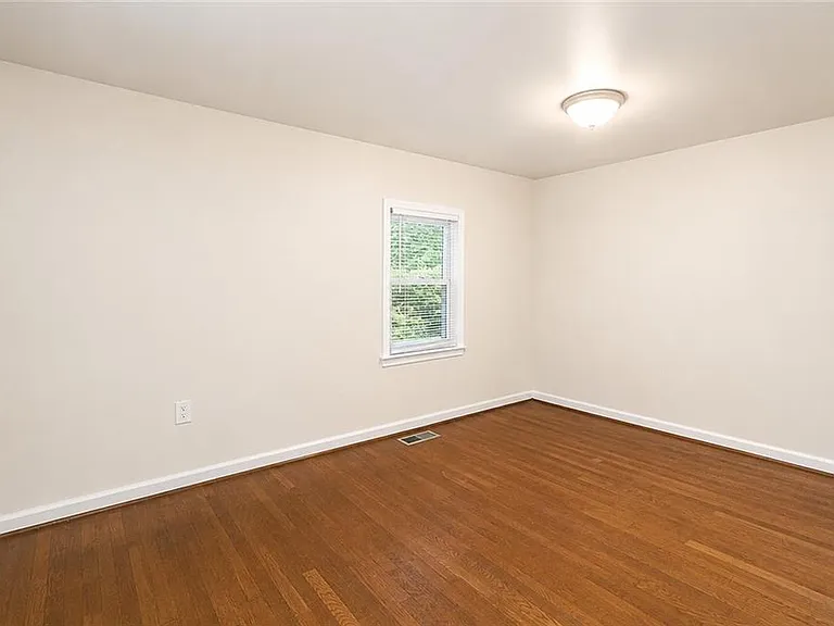 1360 Cunningham Rd SW — Photo 10
