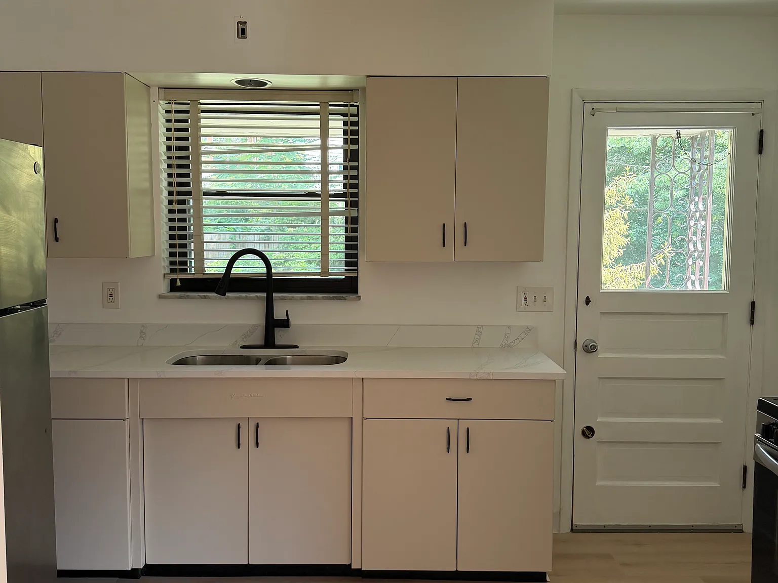 2 bed, 1000 sqft, $1,275 — Photo 1