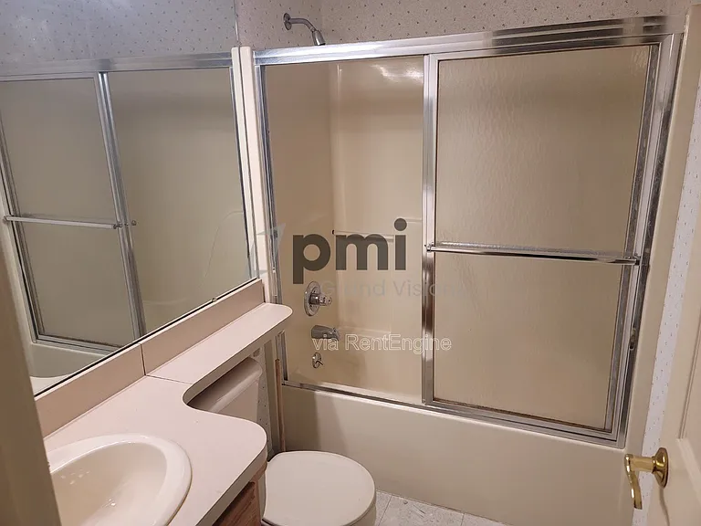 1306 Arthur Ave #8 — Photo 2