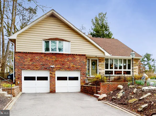 19 Laburnum Ln, Wyncote, PA 19095