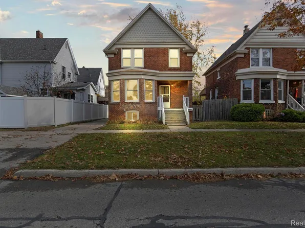 2519 3rd St, Wyandotte, MI 48192