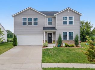 8374 Crab Apple Trl, Dexter, MI 48130