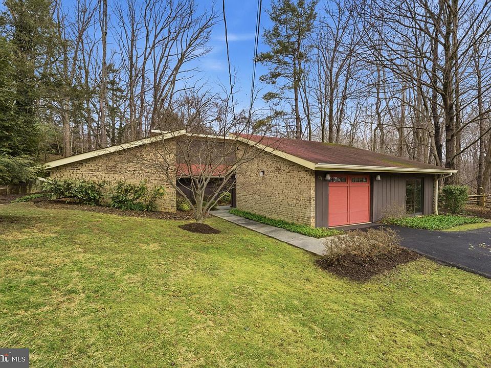 1st image of 421 Beaumont Rd