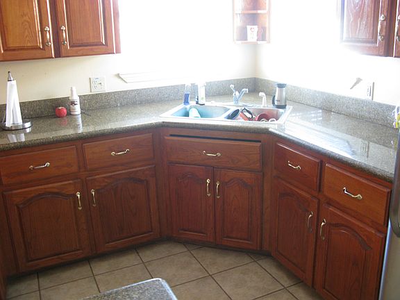 5th image of 414 Lilly Dr