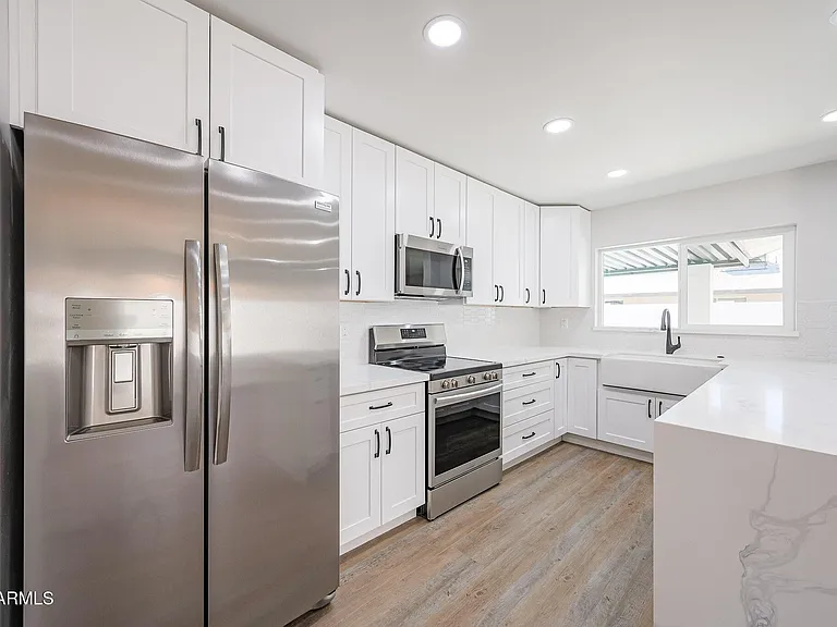 11202 N 43rd Dr — Photo 10