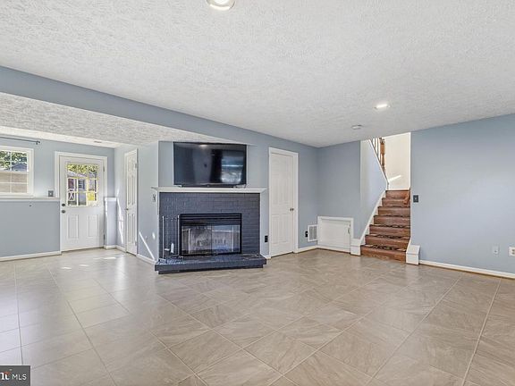 3rd image of 10404 Abbott Ct