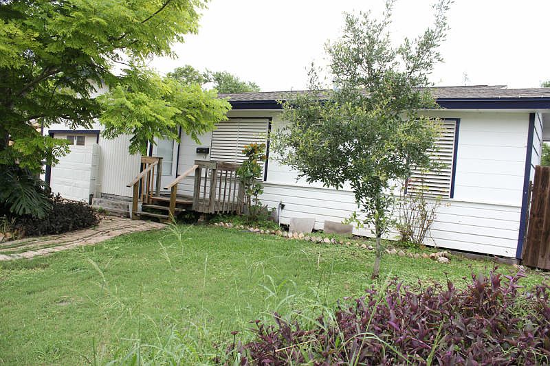 1st image of 1210 Prince Dr