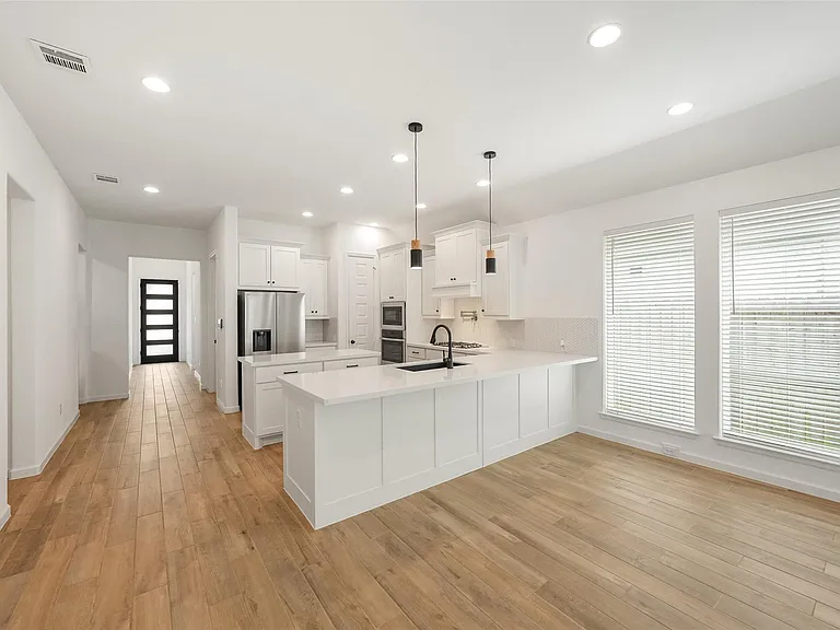 7420 Caprock Canyon Ln — Photo 3