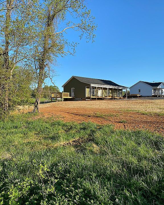 2nd image of 122 Chapel View