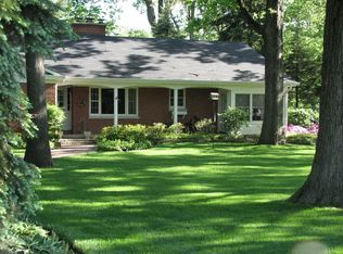 1103 Foster Ave, Lake Bluff, IL