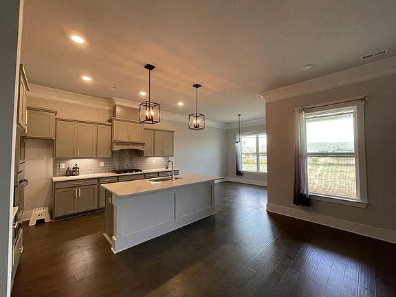 4th image of 411 Peach Orchard Ln