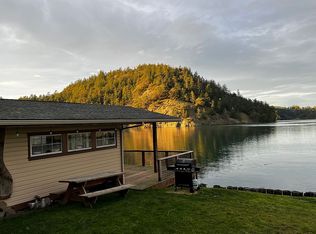 304 Cornet Bay Rd, Oak Harbor, WA 98277