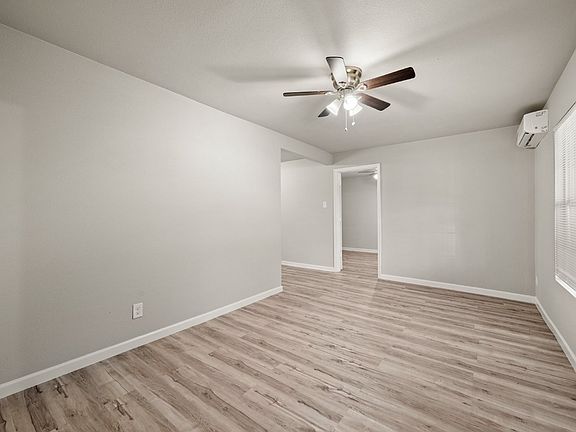 5th image of 824 S Hughes Ave