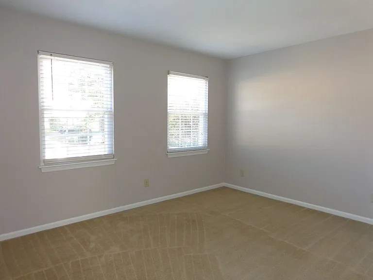 Yorktown Village Apartments — Photo 13