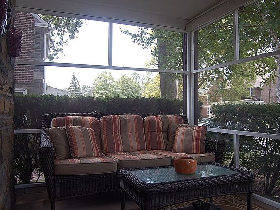 2nd image of 829 Turner Ave
