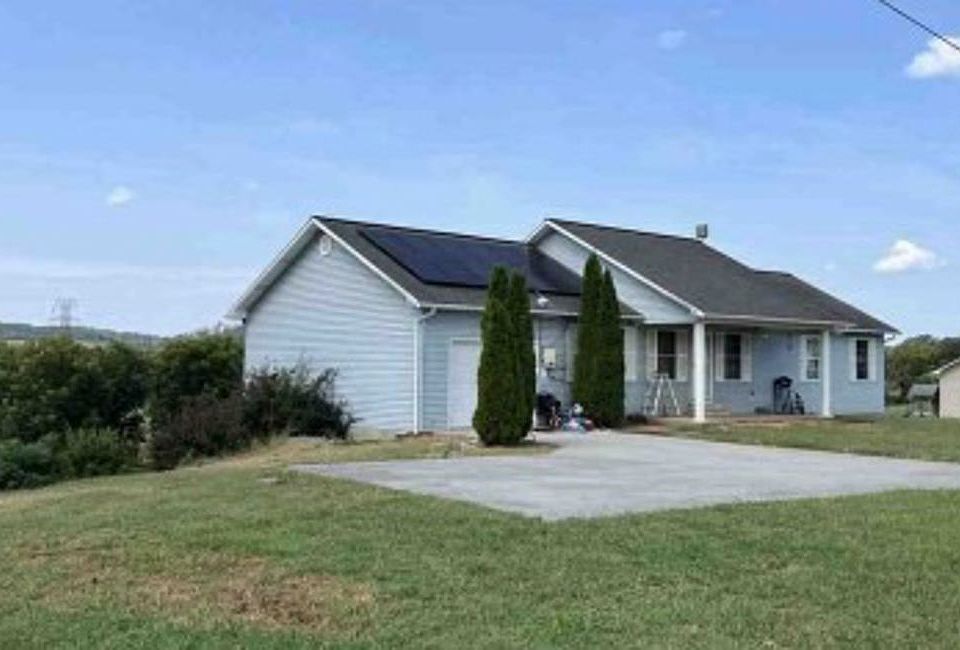 2nd image of 250 Orange Pride Rd