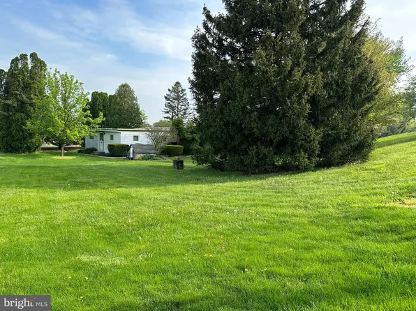 11 Zimmerman Ln, Mertztown, PA 19539