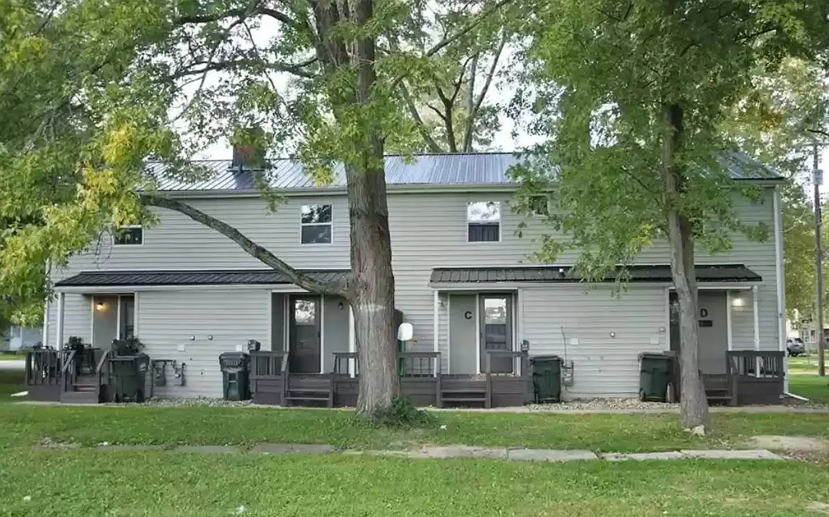 2 bed, 830 sqft, $1,100 — Photo 1