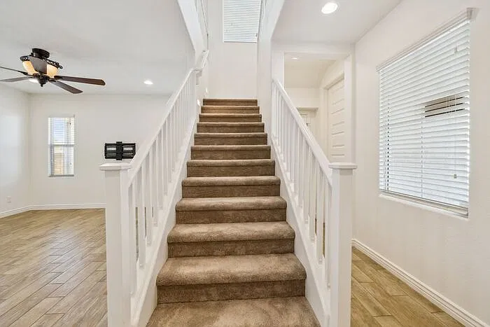 211 E Brinley Dr — Photo 5