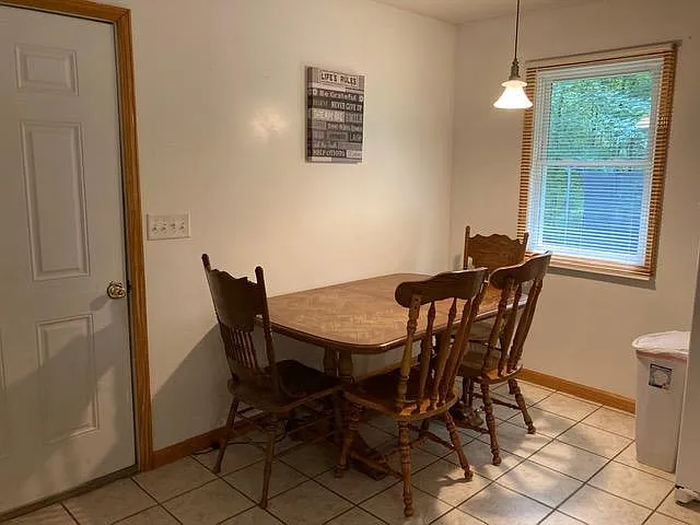 2 bed, 1300 sqft, $950 — Photo 3