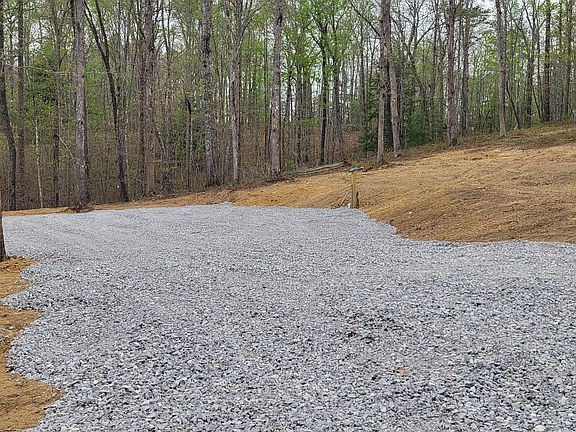 5th image of 170 Saddle Dr
