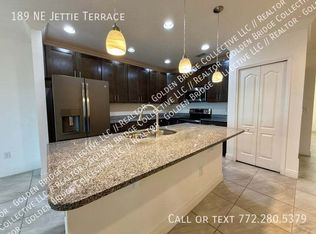 189 NE Jettie Ter, Port Saint Lucie, FL 34983