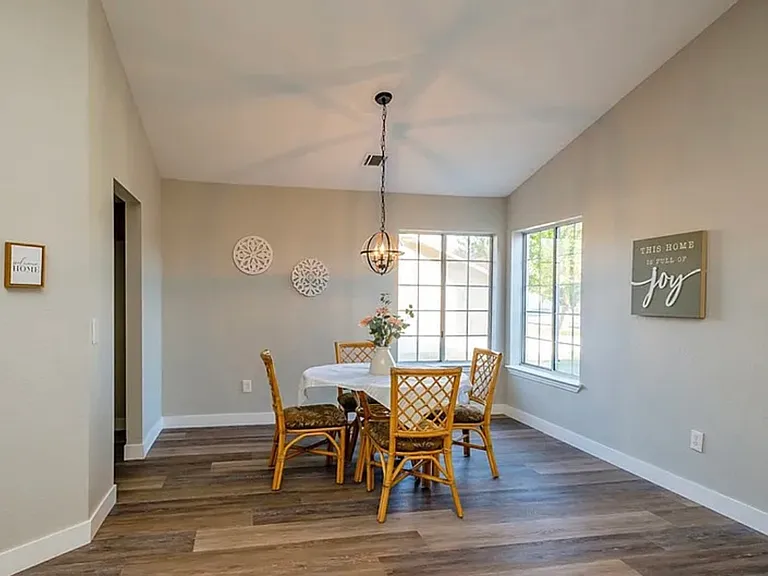 El Cajon Dr — Photo 5