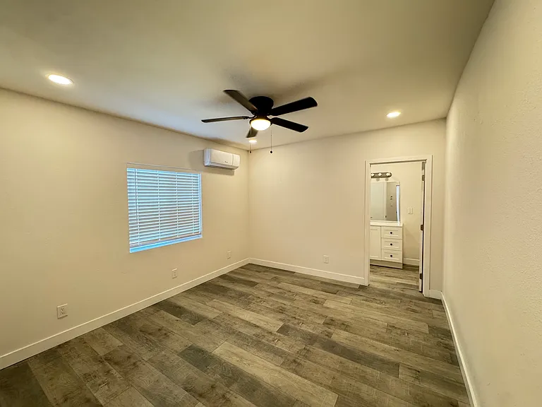 5428 Churchward St — Photo 13
