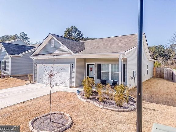 3rd image of 213 Sycamore Dr