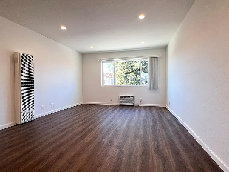 6452 Orange Ave #17 — Photo 2