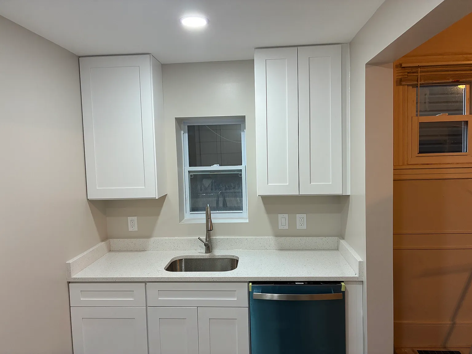 2 bed, 2.5 bath, 925 sqft, $2,095 — Photo 2