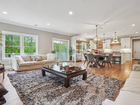 149 Ridgedale Ave, Florham Park, NJ 07932