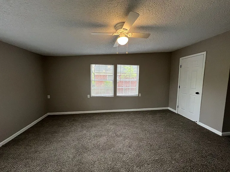 3614 Hallbrook St — Photo 10